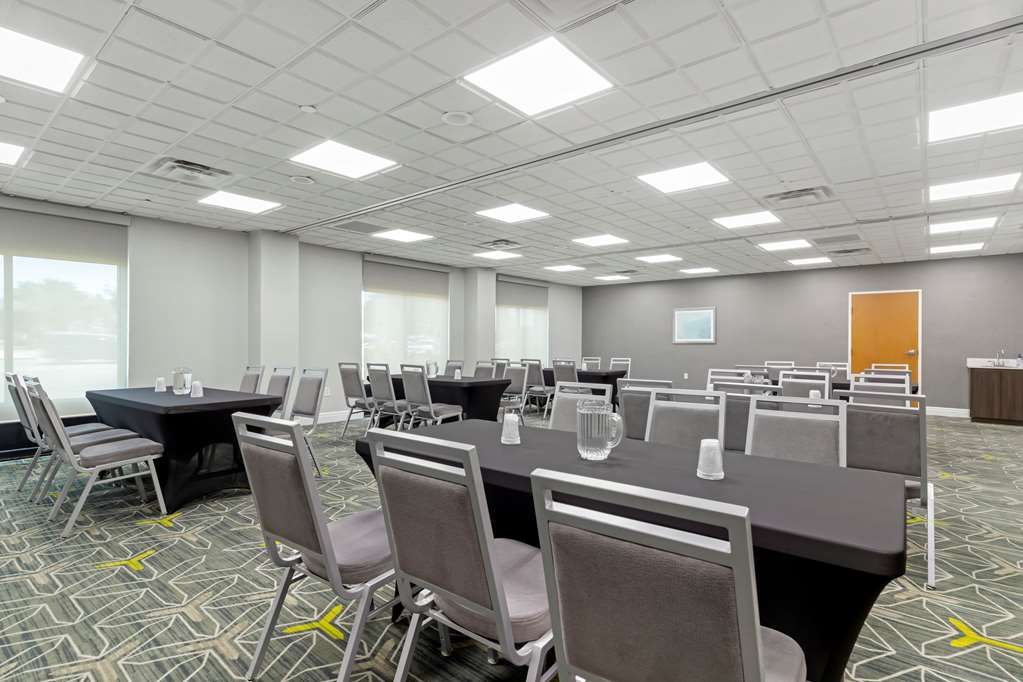 Best Western Plus McAllen Airport Hotel - photo 37
