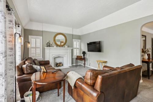 Near CLE Clinic UH & Case Western — 4-Star Luxury Hotel in Shaker Heights, United States