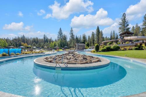 Lookout Unit 2 — Sunriver — photo 2