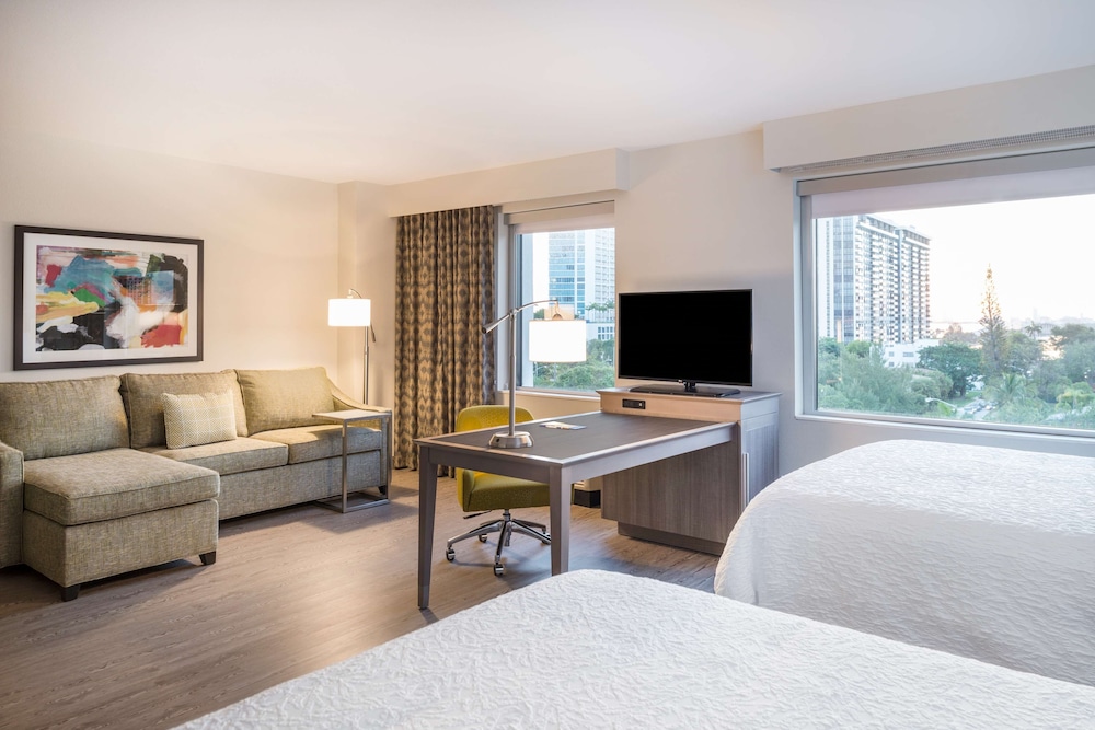 Hampton Inn & Suites Miami Wynwood Design District - photo 16