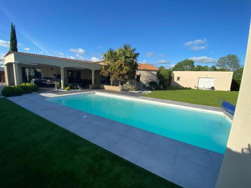 Le Sancta Cecilia — hotel in Sainte-Cecile-Les-Vignes