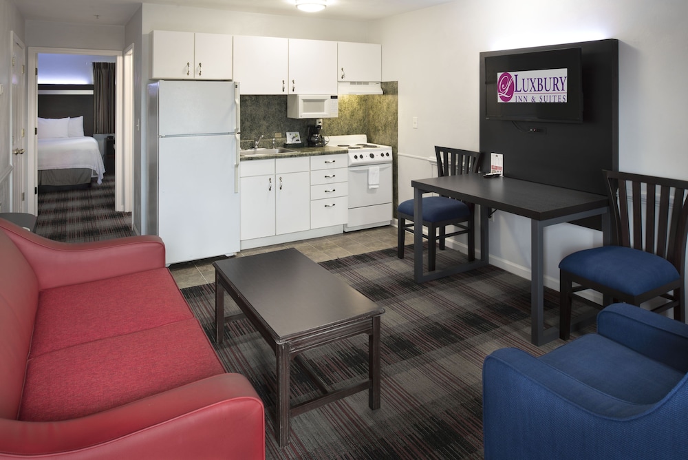 Luxbury Inn & Suites - photo 19