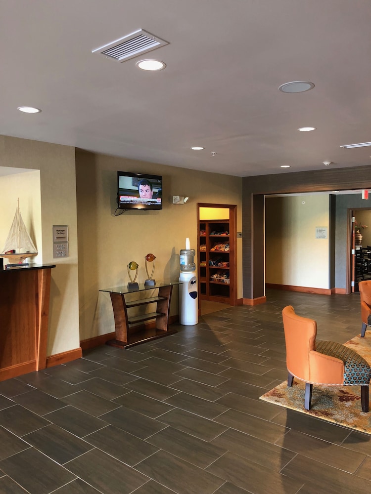 Country View Inn & Suites - photo 2