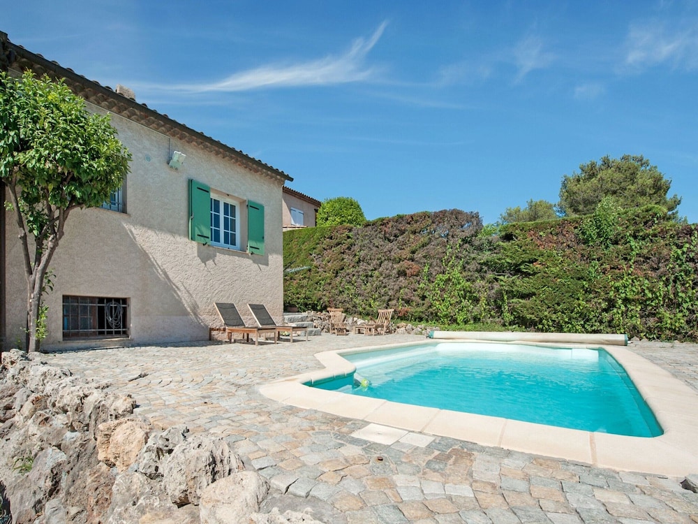 Riviera Hideaway for 2 Guests — 4-Star Luxury Hotel in La Roquette-Sur-Siagne, France