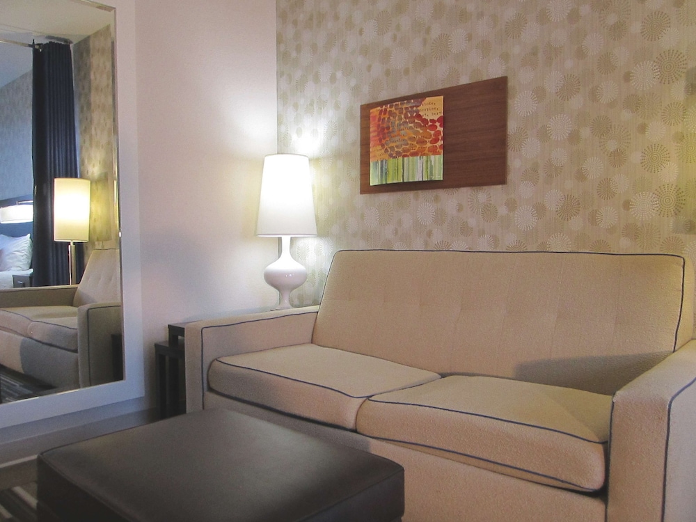 Home2 Suites by Hilton Bellingham Airport - photo 13