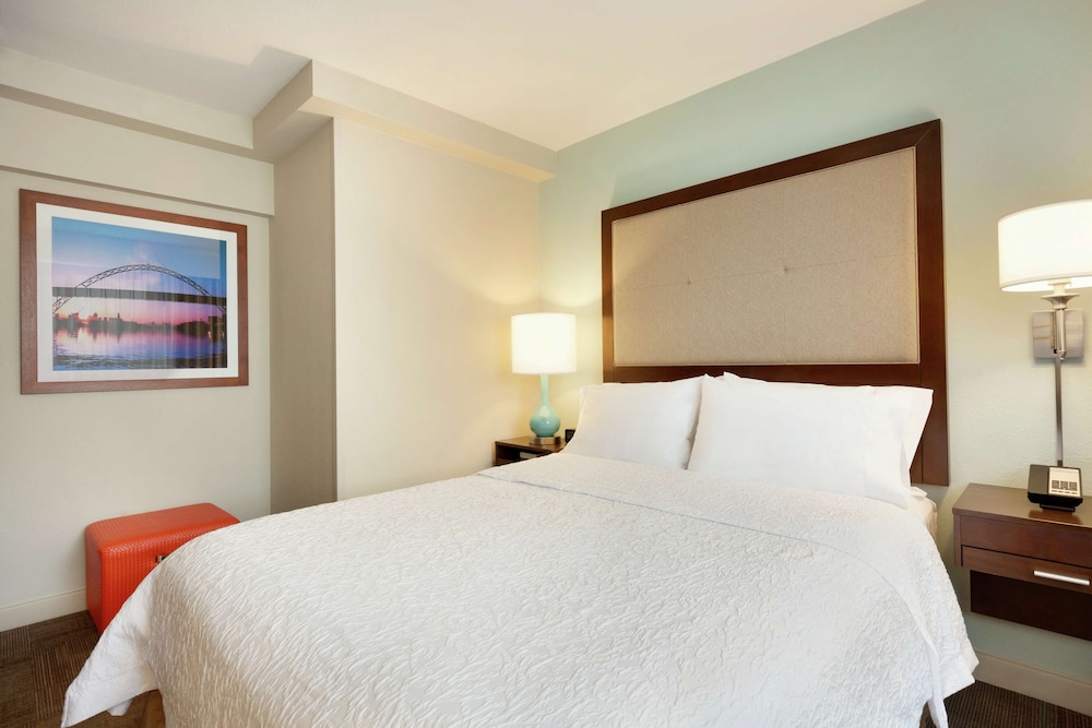 Hampton Inn Clackamas - photo 11