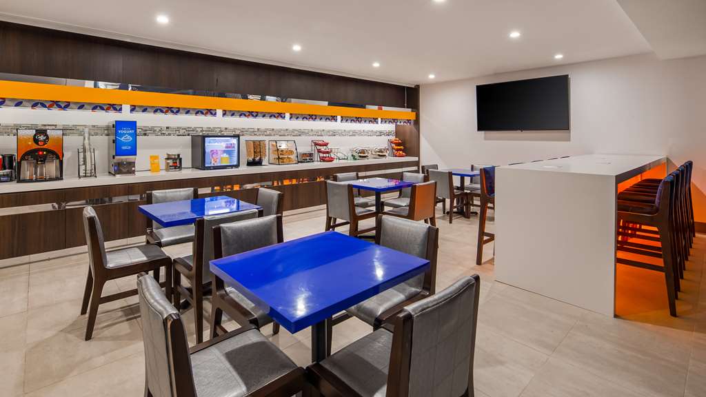 GLō Best Western Brooklyn NYC - photo 10