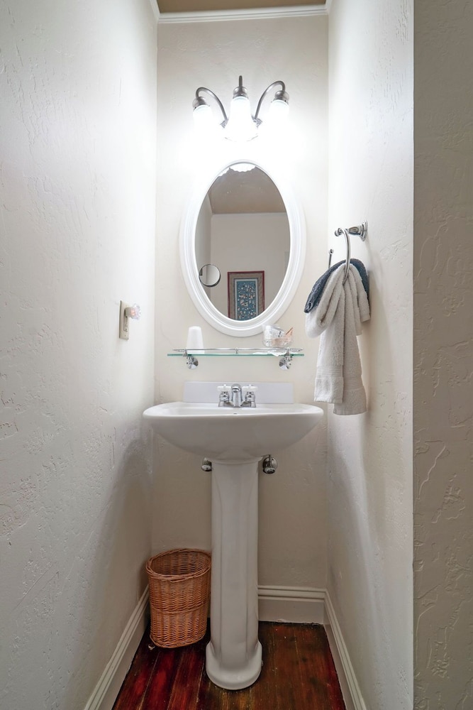 Weaverville Hotel - photo 84