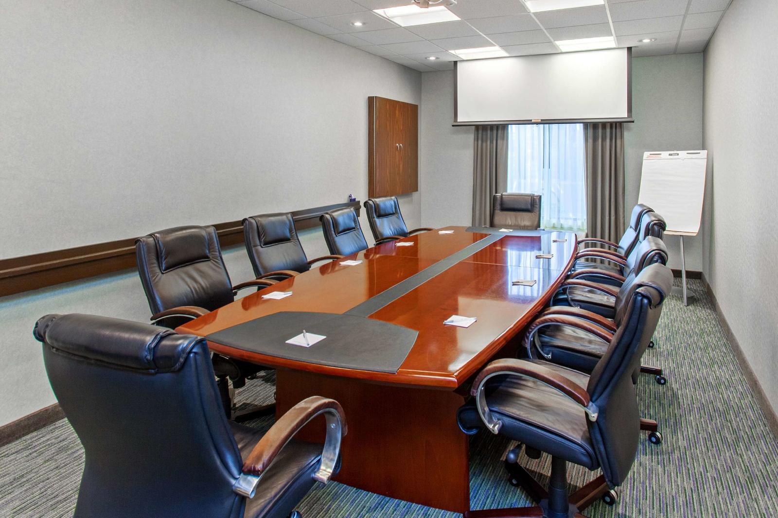 Hampton Inn & Suites Roseville - photo 17
