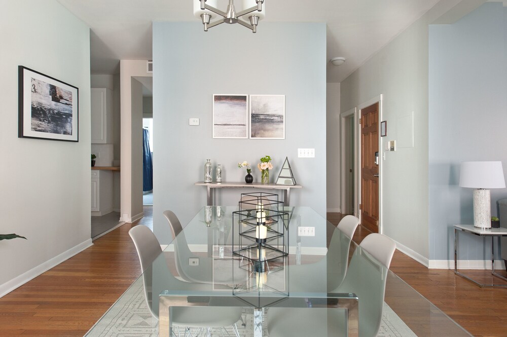 Sophisticated 4BR in Lincoln Park by Sonder - photo 8