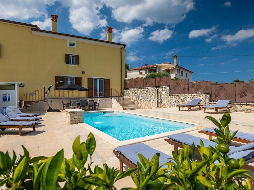 Holiday Home in Rovinjsko with Pool — 4-Star Luxury Hotel in Rovinj, Croatia
