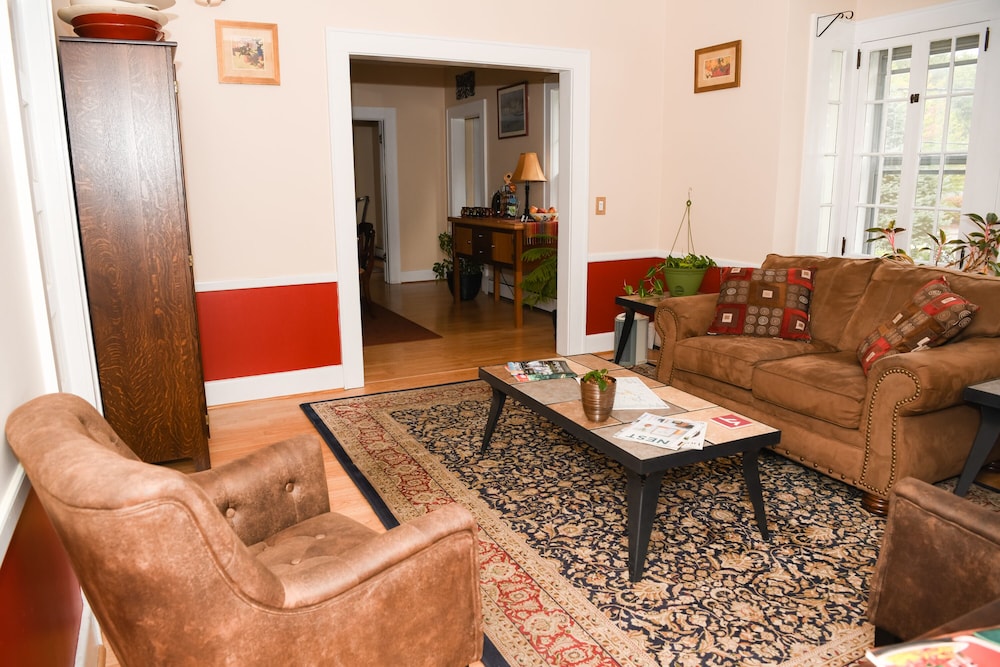 Blacksburg Bed & Breakfast - photo 4