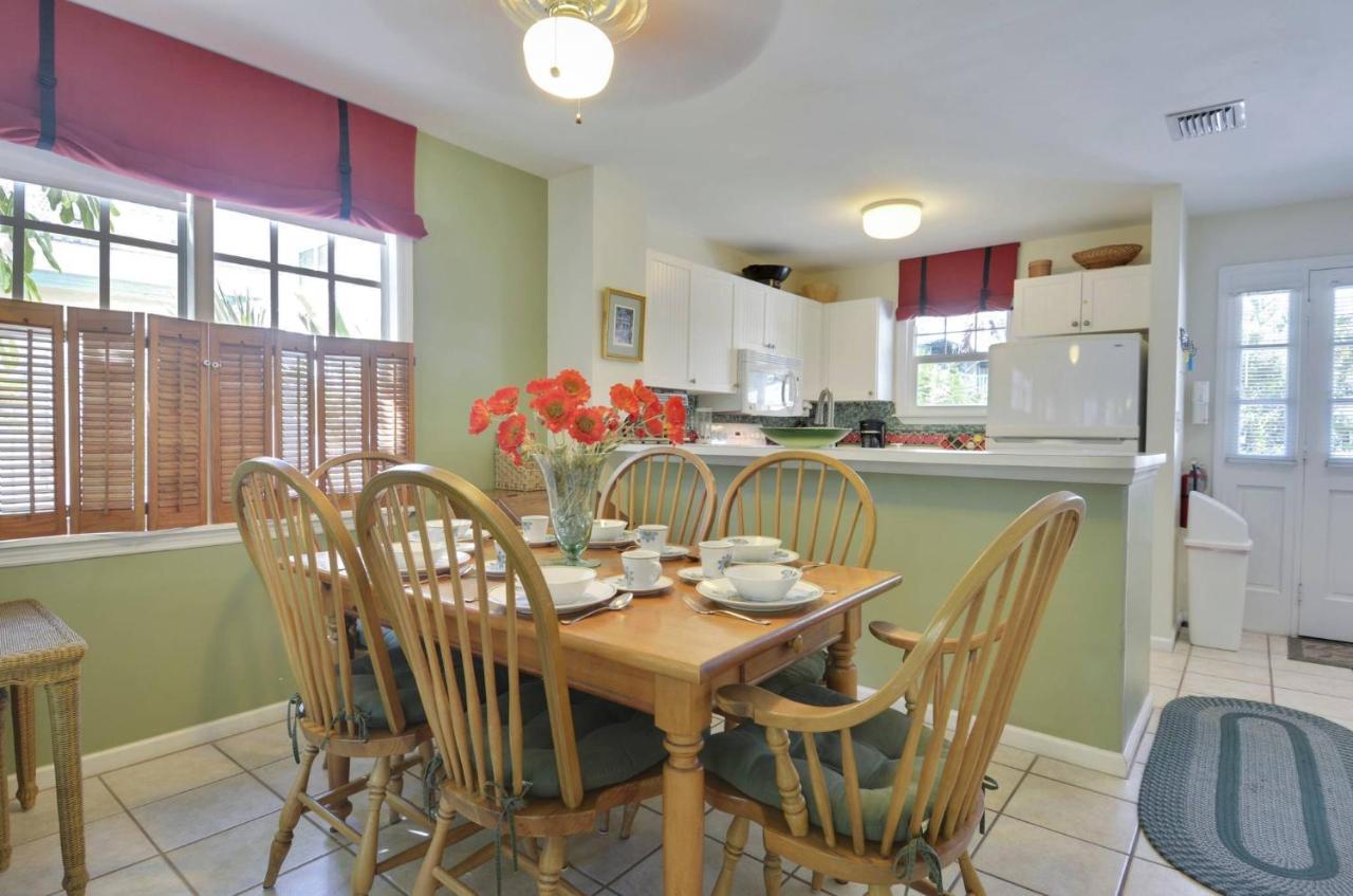 Linger Longer by Avantstay Key West Walkable Gated Community Shared Pool Week Long Stays Only - photo 7