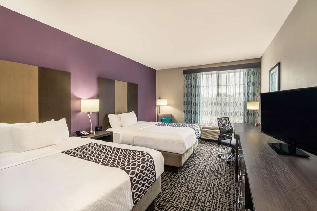 La Quinta Inn & Suites by Wyndham Chattanooga Lookout Mtn - photo 33