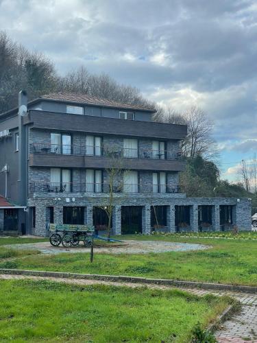 Adess Otel — hotel in Cekmekoey