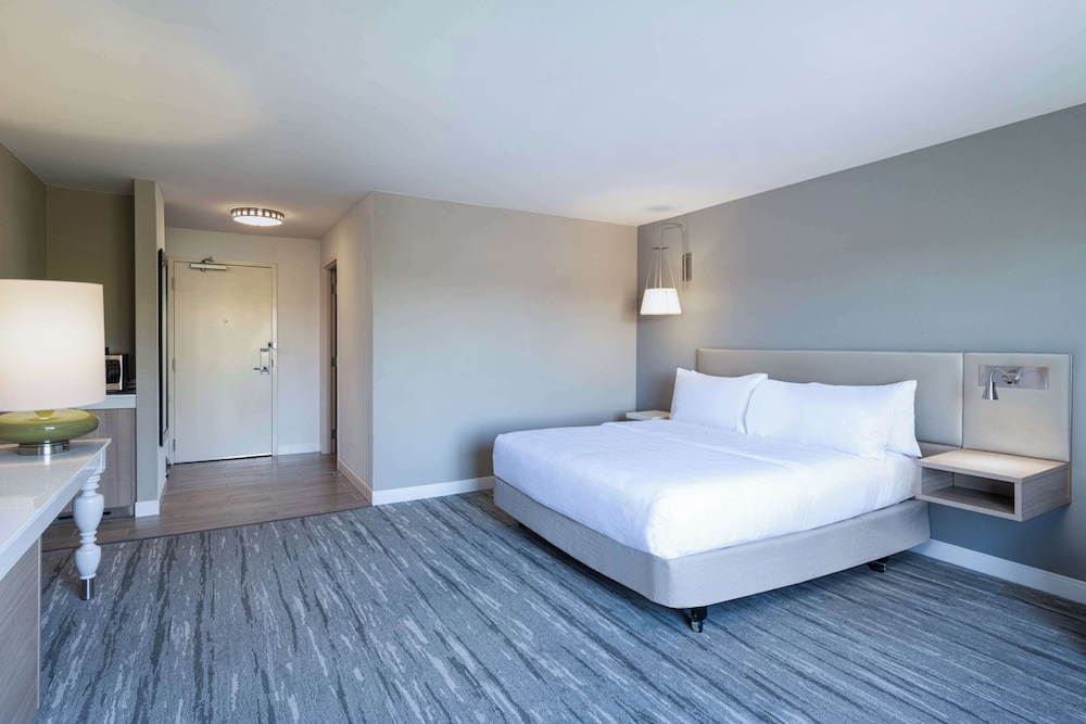 Hilton Garden Inn St. Charles - photo 13