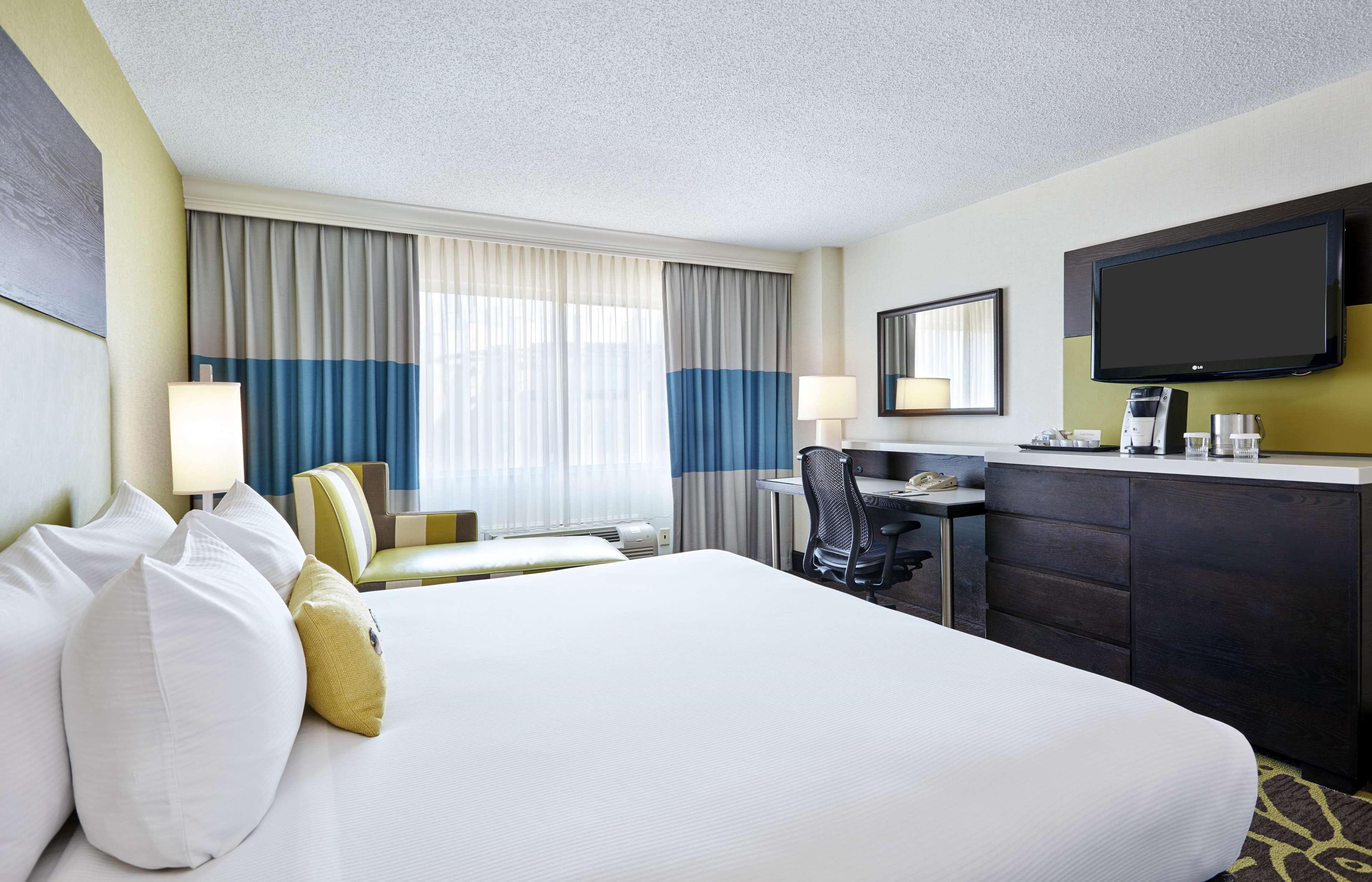 DoubleTree by Hilton Charlotte Gateway Village - photo 25
