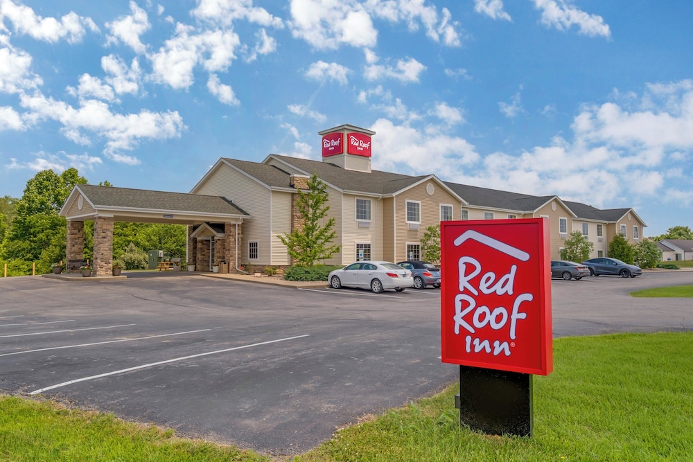 Red Roof Inn Charlestown — Charlestown