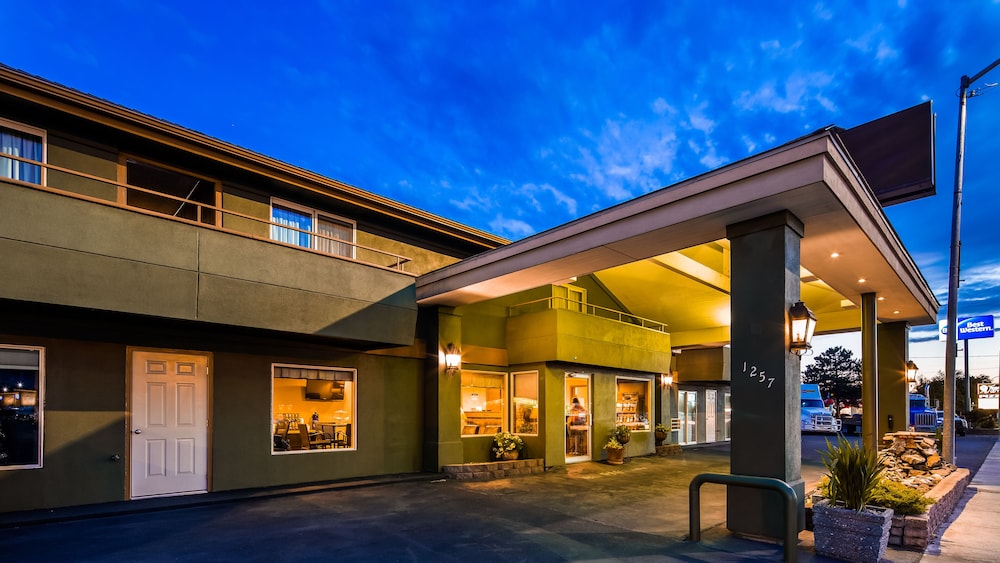 RiverTree Inn & Suites - featured photo