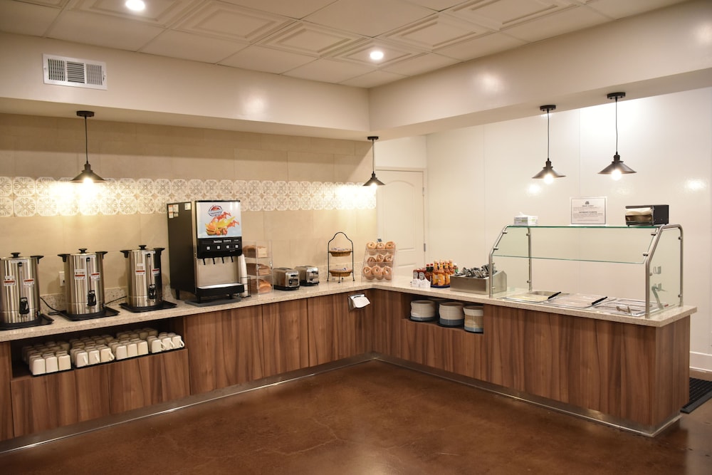 Ontario Airport Inn - photo 9
