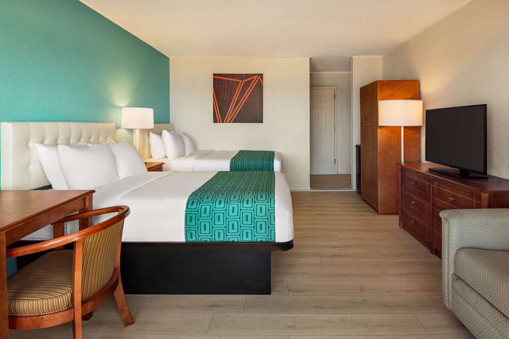 Howard Johnson by Wyndham Ocean City Oceanfront - photo 8
