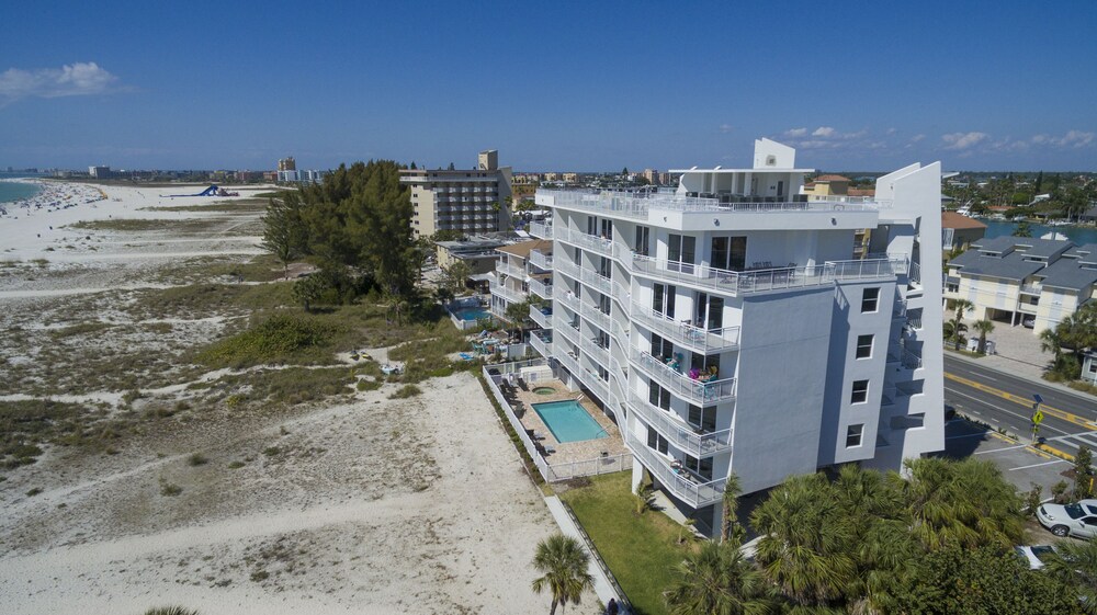 Provident Oceana Beachfront Suites - photo 37