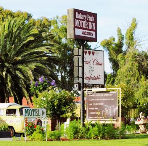 Bakery Park Motor Inn in Tocumwal, Australia