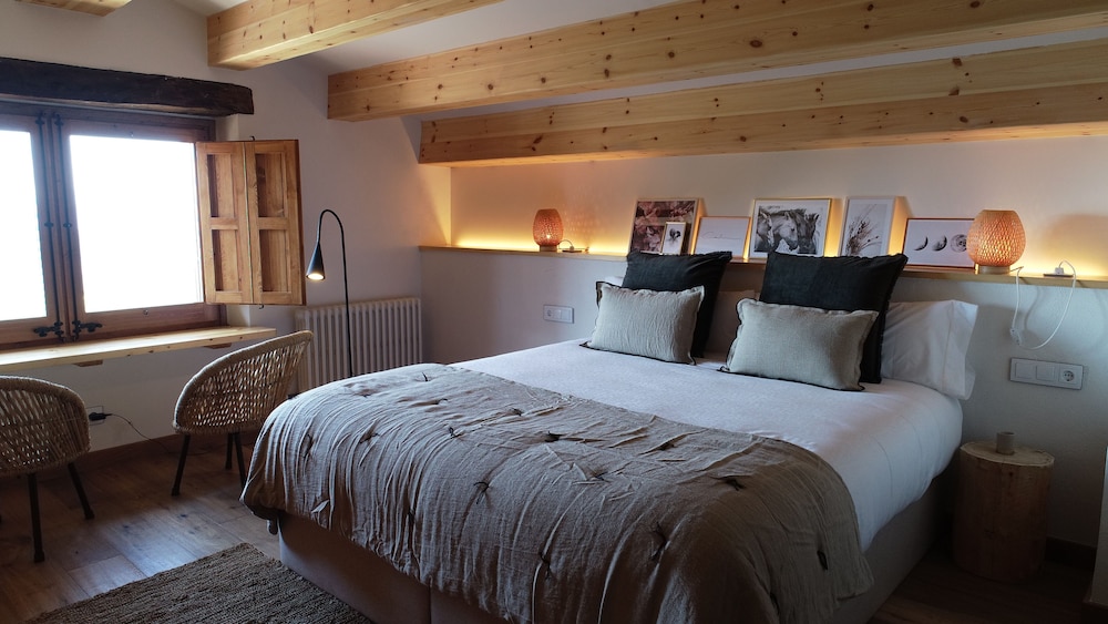 Hotel Santa Llucia Rupit — Girona — photo 4