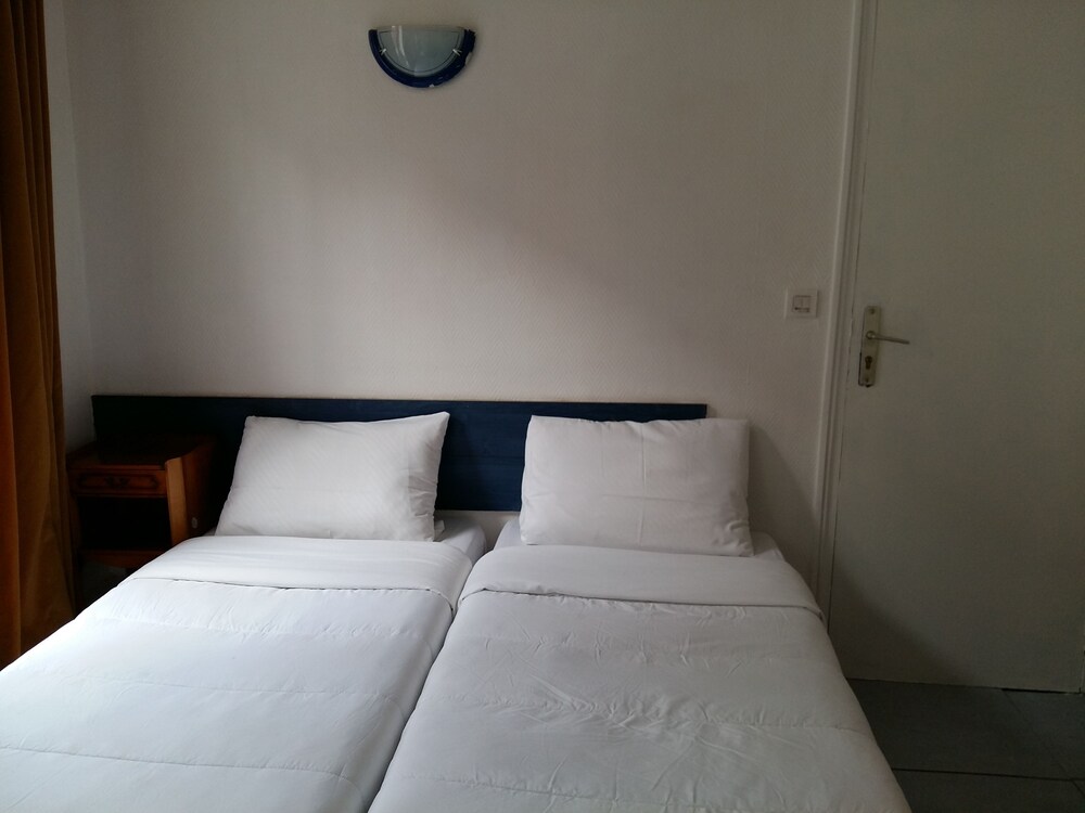 Hotel Du Metro - last minute hotel in Paris