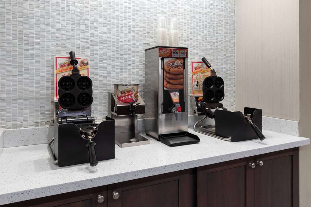 La Quinta Inn & Suites by Wyndham North Orem - photo 31