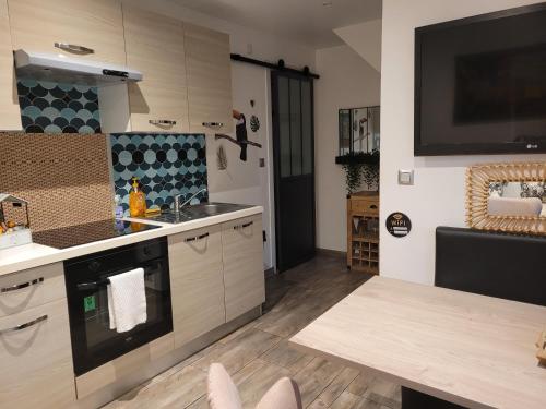 Cosy wood Loc T2 Le Toucan in Frejus, France