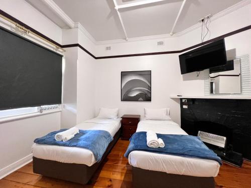 Group House with Views of the Salt Pool And SPA — 4-Star Luxury Hotel in Mitcham, Australia