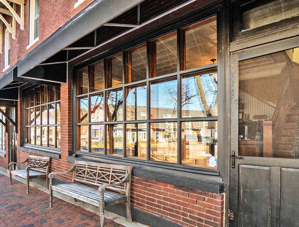 Historic Hotel Nichols in South Haven, United States