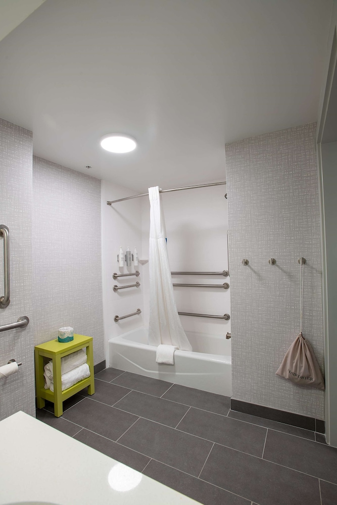 Hampton Inn Seaford - photo 21