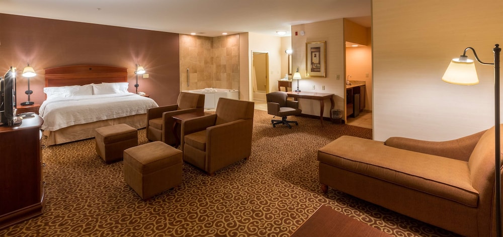 Hampton Inn Goshen - photo 11