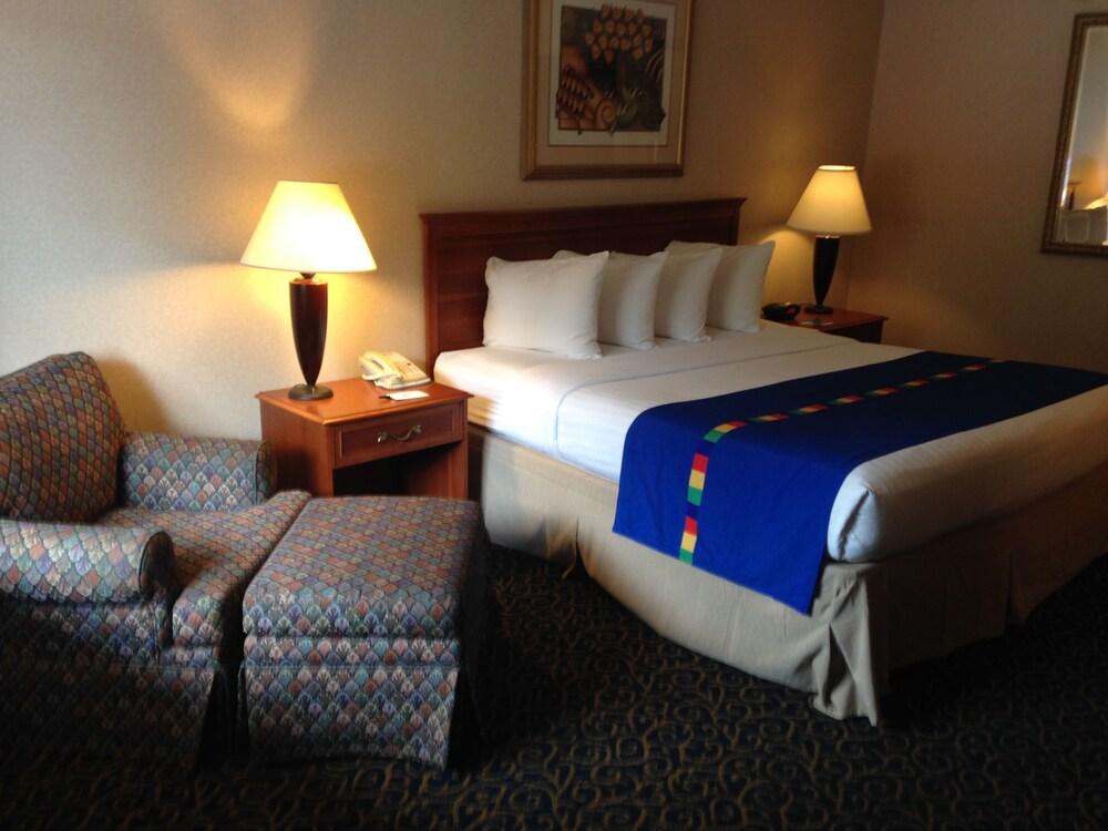 Park Inn By Radisson Harrisburg West - photo 11