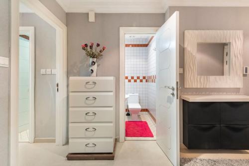 Holiday Home near beach & metro — 4-Star Luxury Hotel in Dubai, United Arab Emirates