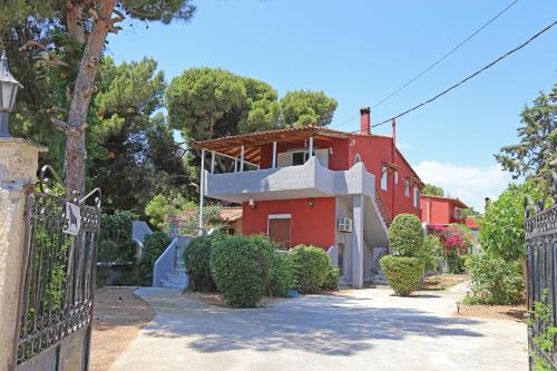 Calypso Apartments — 4-Star Luxury Hotel in Artemida, Greece