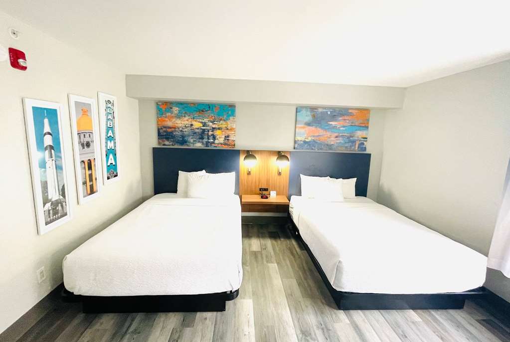 La Quinta Inn & Suites by Wyndham Birmingham Homewood - photo 23