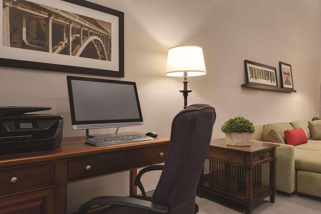 Country Inn & Suites by Radisson Cedar Falls near University - photo 19