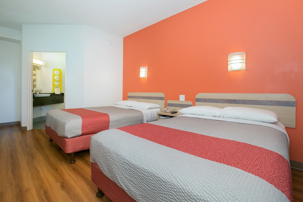 Motel 6 Brooklyn Center MN Minneapolis - photo 17