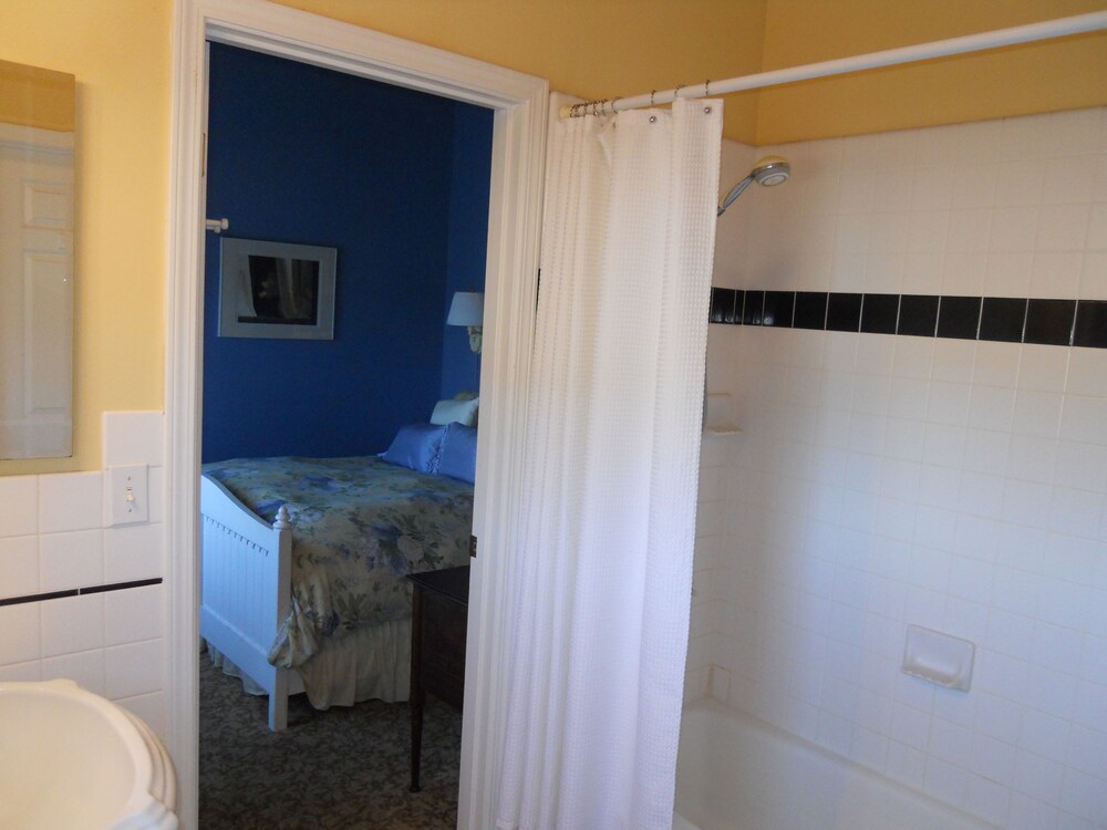 Pescadero Creek Inn - photo 15