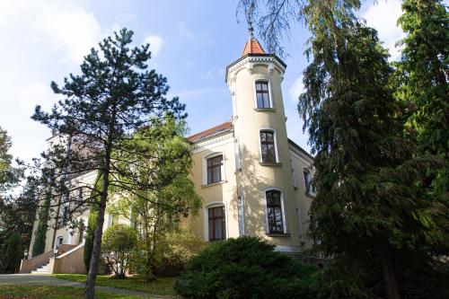 Pałac Cieszyno — hotel in Zlocieniec