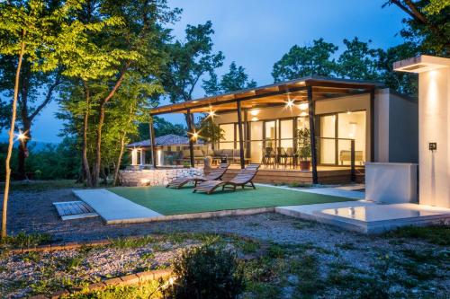 Villa Vita a Lush Romantic Retreat in a private Forest — 4-Star Luxury Hotel in Vinez, Croatia