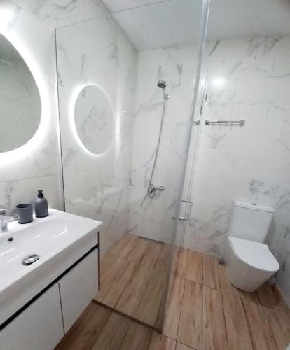 Luxury 2 BR Apartment in Isani