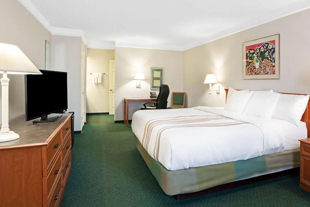 Baymont by Wyndham Fort Stockton - photo 10
