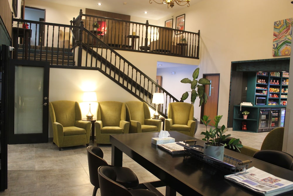 Alliance Hotel & Suites a Howard Johnson by Wyndham - photo 3