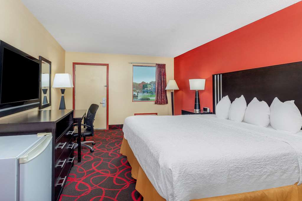 Travelodge by Wyndham Richmond IN - photo 23