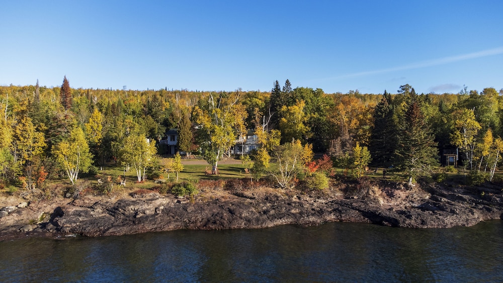 Thomsonite Beach Inn - photo 80