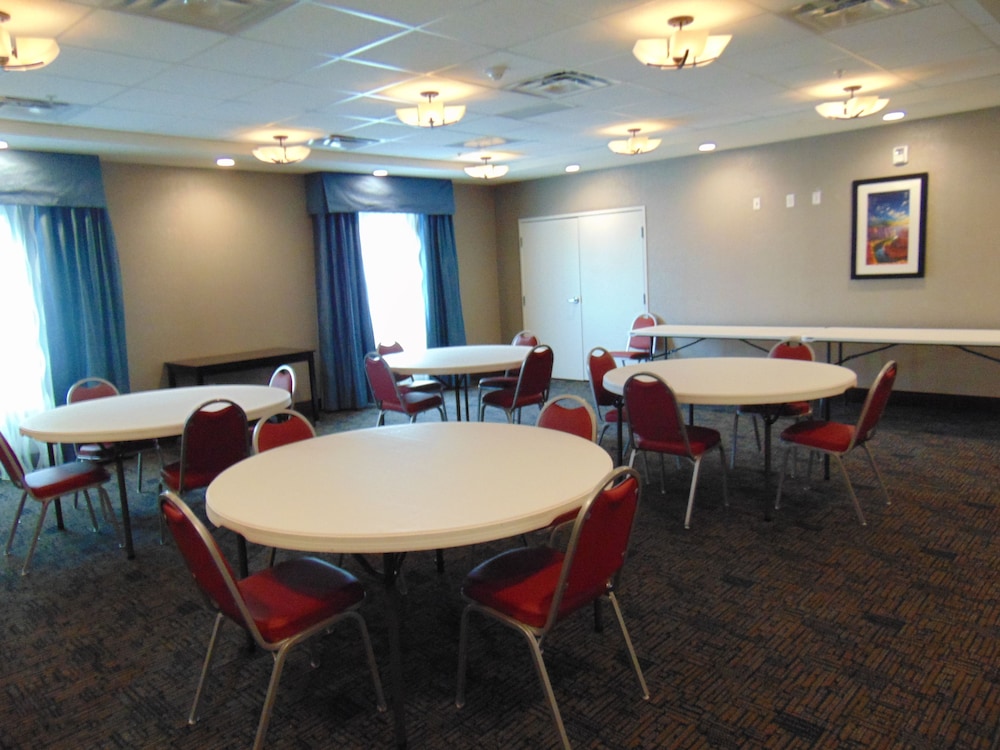 Holiday Inn Express & Suites Springville South Provo Area by IHG - photo 51